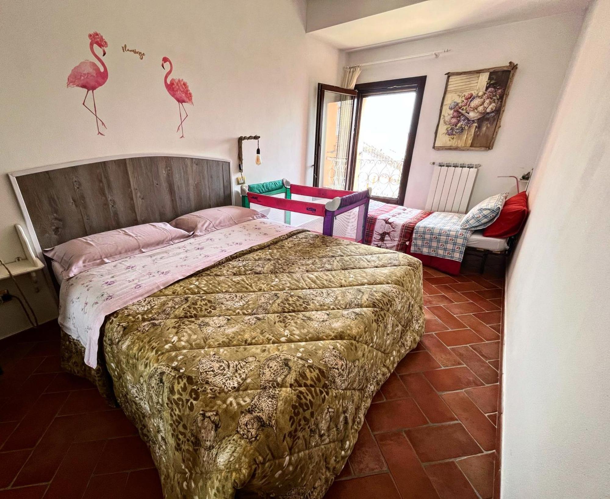 Pink Flamingo Accomodation 코마키오 외부 사진
